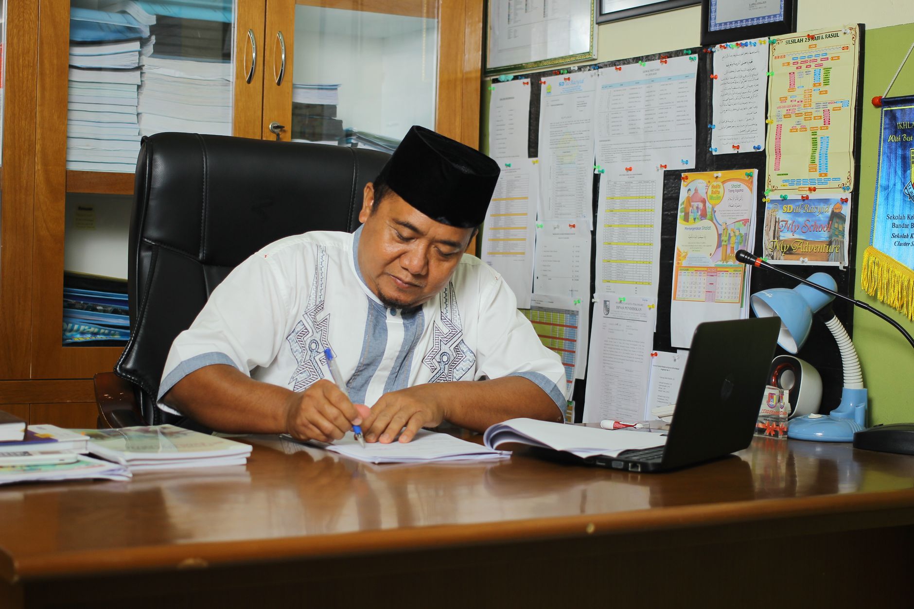 Jejak Karier di Shopee: Panduan Membuka Pintu Peluang 2024
