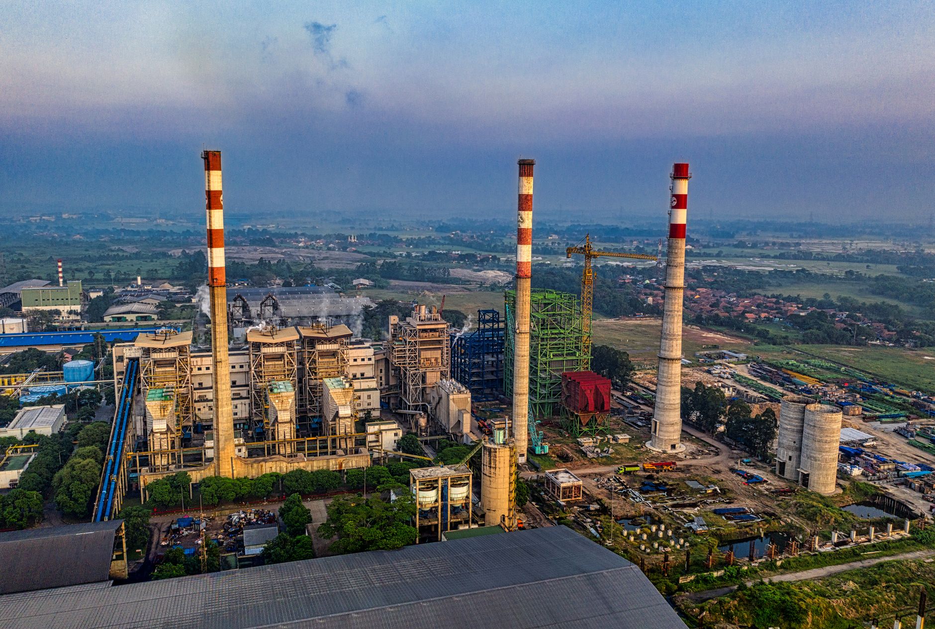 Adaro Energy Buka Pintu Karir 2026: Peluang Emas Buat Fresh Graduate?